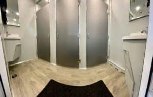 6stall womens interior
